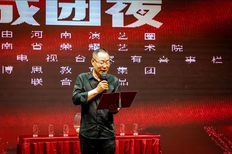 博思花藝婚慶教育，婚慶培訓(xùn)，花藝培訓(xùn)，插花培訓(xùn)，花藝師培訓(xùn)，主持人培訓(xùn)，商務(wù)主持人培訓(xùn)，花店運(yùn)營(yíng)培訓(xùn)，花店全系統(tǒng)營(yíng)銷，小白開(kāi)花店，小白學(xué)主持，金璽棠婚慶酒店，金璽棠總部，鄭州金麻雀教育科技有限公司