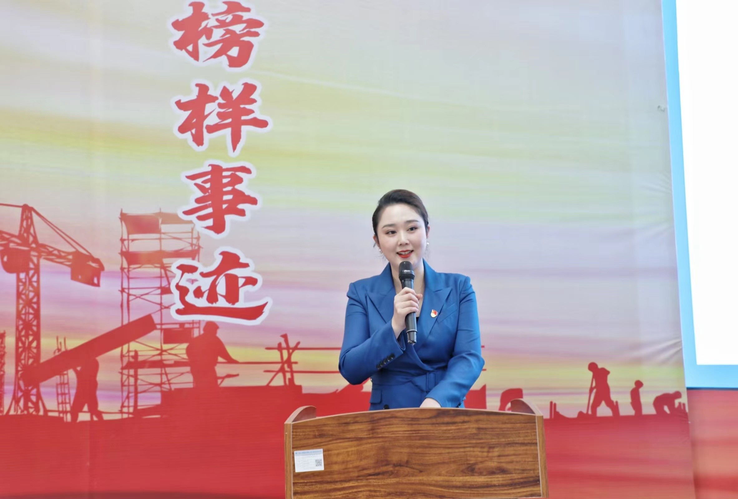 博思花藝婚慶教育，婚慶培訓，花藝培訓，插花培訓，花藝師培訓，主持人培訓，商務主持人培訓，花店運營培訓，花店全系統(tǒng)營銷，小白開花店，小白學主持，金璽棠婚慶酒店，金璽棠總部，鄭州金麻雀教育科技有限公司