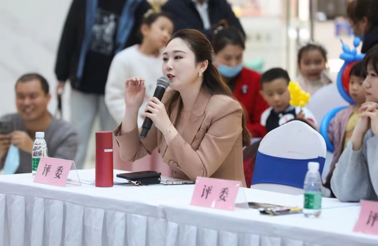 博思花藝婚慶教育，婚慶培訓，花藝培訓，插花培訓，花藝師培訓，主持人培訓，商務主持人培訓，花店運營培訓，花店全系統(tǒng)營銷，小白開花店，小白學主持，金璽棠婚慶酒店，金璽棠總部，鄭州金麻雀教育科技有限公司