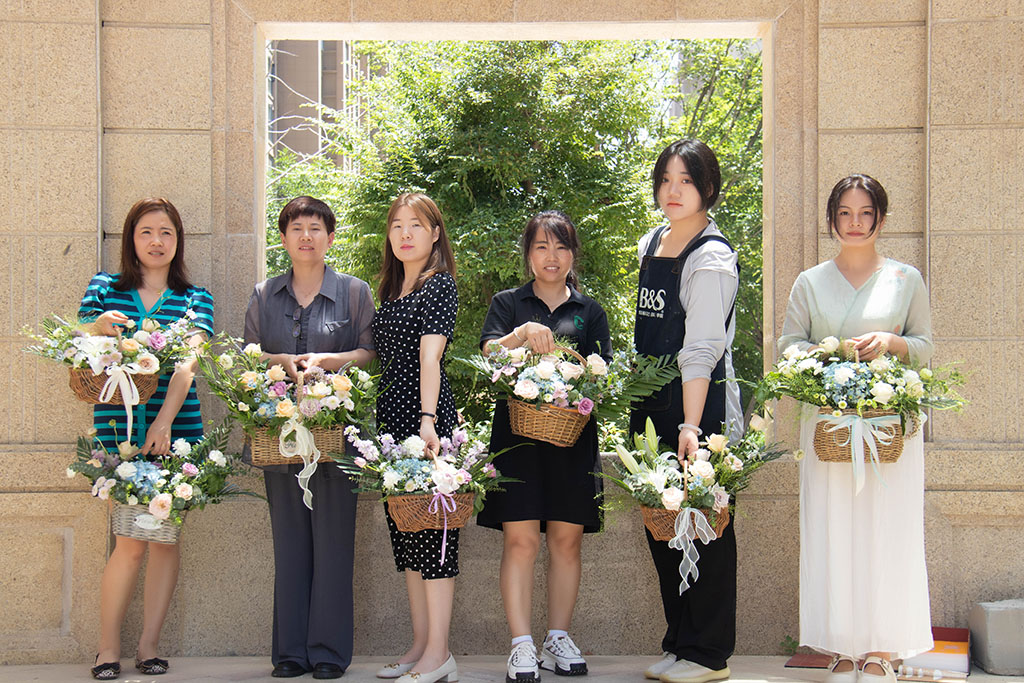 博思花藝婚慶教育，婚慶培訓(xùn)，花藝培訓(xùn)，插花培訓(xùn)，花藝師培訓(xùn)，主持人培訓(xùn)，商務(wù)主持人培訓(xùn)，花店運(yùn)營培訓(xùn)，花店全系統(tǒng)營銷，小白開花店，小白學(xué)主持，金璽棠婚慶酒店，金璽棠總部，鄭州金麻雀教育科技有限公司