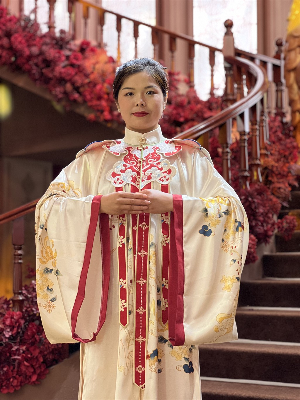 博思花藝婚慶教育，婚慶培訓(xùn)，花藝培訓(xùn)，插花培訓(xùn)，花藝師培訓(xùn)，主持人培訓(xùn)，商務(wù)主持人培訓(xùn)，花店運(yùn)營培訓(xùn)，花店全系統(tǒng)營銷，小白開花店，小白學(xué)主持，金璽棠婚慶酒店，金璽棠總部，鄭州金麻雀教育科技有限公司