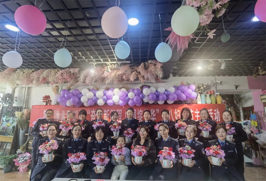 博思花藝婚慶教育，婚慶培訓(xùn)，花藝培訓(xùn)，插花培訓(xùn)，花藝師培訓(xùn)，主持人培訓(xùn)，商務(wù)主持人培訓(xùn)，花店運營培訓(xùn)，花店全系統(tǒng)營銷，小白開花店，小白學(xué)主持，金璽棠婚慶酒店，金璽棠總部，鄭州金麻雀教育科技有限公司