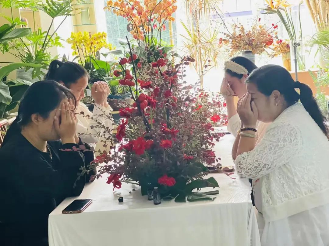 博思花藝婚慶教育，婚慶培訓(xùn)，花藝培訓(xùn)，插花培訓(xùn)，花藝師培訓(xùn)，主持人培訓(xùn)，商務(wù)主持人培訓(xùn)，花店運營培訓(xùn)，花店全系統(tǒng)營銷，小白開花店，小白學(xué)主持，金璽棠婚慶酒店，金璽棠總部，鄭州金麻雀教育科技有限公司
