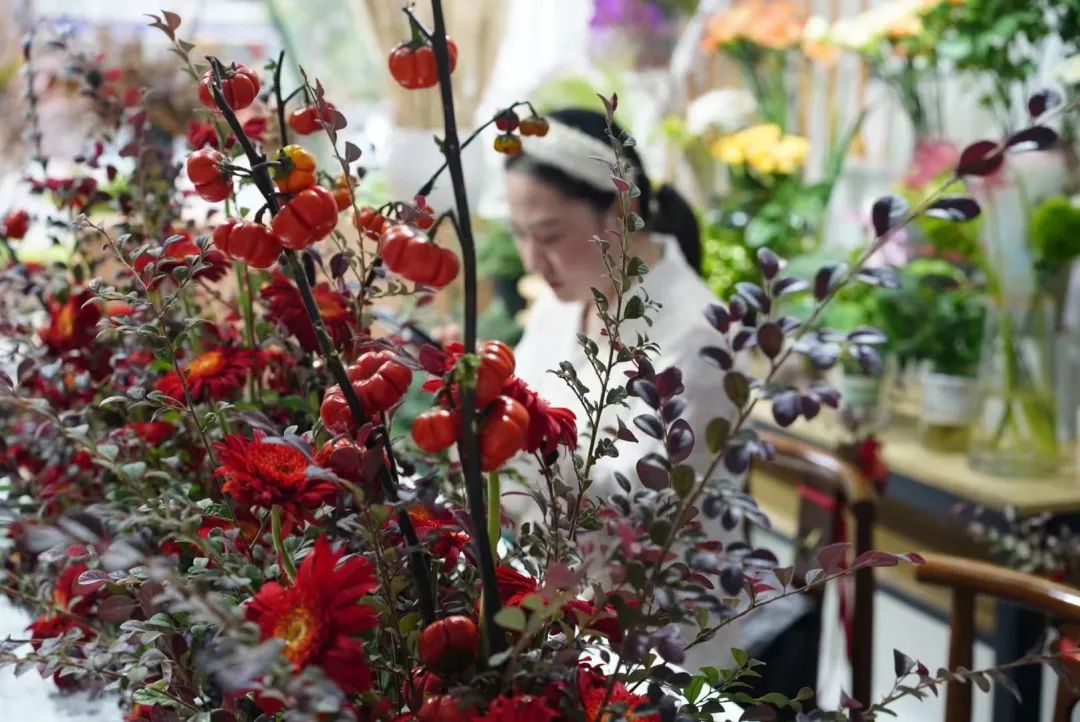 博思花藝婚慶教育，婚慶培訓(xùn)，花藝培訓(xùn)，插花培訓(xùn)，花藝師培訓(xùn)，主持人培訓(xùn)，商務(wù)主持人培訓(xùn)，花店運營培訓(xùn)，花店全系統(tǒng)營銷，小白開花店，小白學(xué)主持，金璽棠婚慶酒店，金璽棠總部，鄭州金麻雀教育科技有限公司