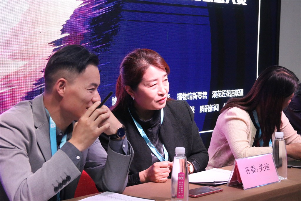 博思花藝婚慶教育，婚慶培訓(xùn)，花藝培訓(xùn)，插花培訓(xùn)，花藝師培訓(xùn)，主持人培訓(xùn)，商務(wù)主持人培訓(xùn)，花店運(yùn)營(yíng)培訓(xùn)，花店全系統(tǒng)營(yíng)銷，小白開花店，小白學(xué)主持，金璽棠婚慶酒店，金璽棠總部，鄭州金麻雀教育科技有限公司